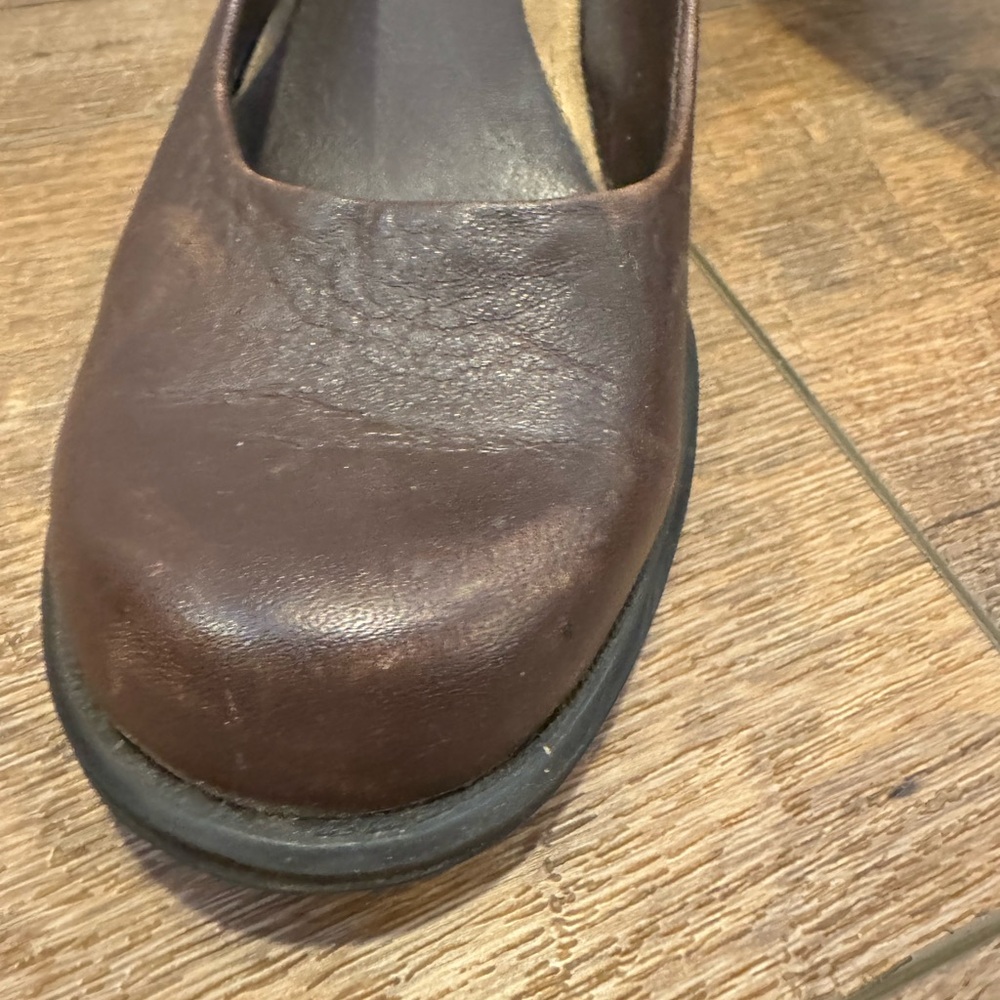 Women’s Brown Heels - Nine & Company - Size 8 - Round Toe - Picture 5 of 8